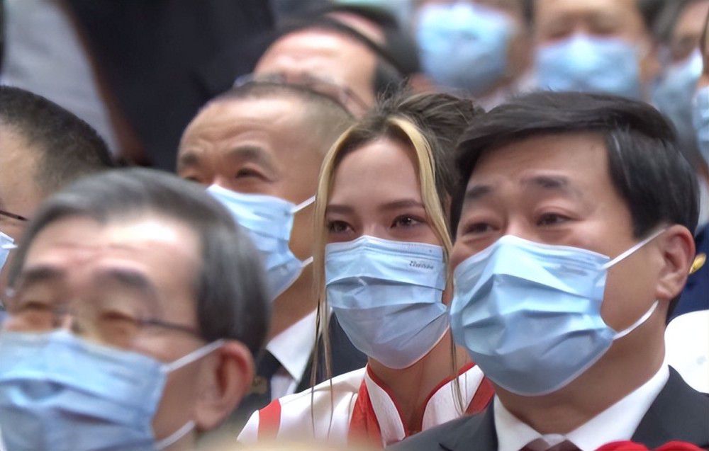 感谢每一个为电影付出的团队，因为他们的真诚热情，因为他们的坚持，带领中国影视行业度过了至暗时刻